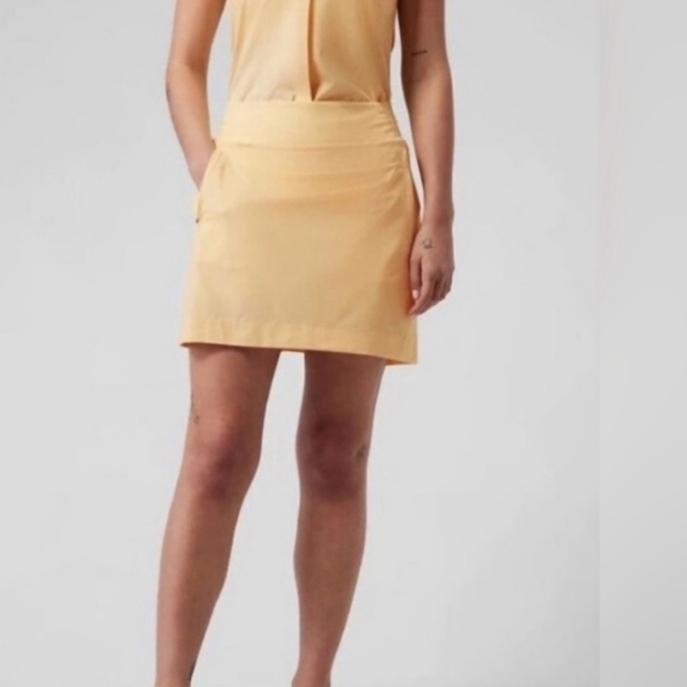EUC. Athleta Yellow Skirt Skort Size 2